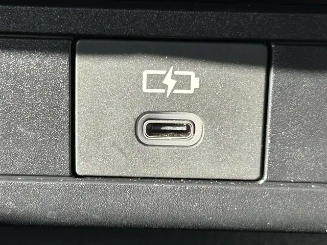 トヨタ プリウス Z 岡山県 2023(令5)年 0.6万km アティチュードブラックマイカ 登録時走行距離　5644km/禁煙車/デイライト付モデリスタエアロ/パノラマルーフ（ガラスルーフ）/純正12.3インチナビ/　(CD/DVD/フルセグTV/Bluetooth)/全方位カメラ/レーダークルーズコントロール(追従走行あり)/後側方車両検知警報(BSM)/衝突被害軽減システム/車線逸脱警報（LDA・LTA）/クリアランスソナー/あんしん降車アシスト/発進遅れ告知機能/標識認識機能（RSA）/ビルトインETC2.0/レザーシート/シートヒーター（D・N席）/エアシート（D・N席）/D席パワーシート/パワーバックドア/ステアリングヒーター/革巻きステアリング/ステアリングスイッチ/純正LEDヘッドライト/フォグライト/オートライト/プッシュスタート/スマートキー/スペアキー×1/アイドリングストップ/純正アルミホイール 19インチ/ウインカーミラー/電動格納ミラー/オートリトラミラー/純正フロアマット/横滑防止装置/盗難防止装置/新車時整備手帳（保証書）