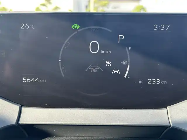 トヨタ プリウス Z 岡山県 2023(令5)年 0.6万km アティチュードブラックマイカ 登録時走行距離　5644km/禁煙車/デイライト付モデリスタエアロ/パノラマルーフ（ガラスルーフ）/純正12.3インチナビ/　(CD/DVD/フルセグTV/Bluetooth)/全方位カメラ/レーダークルーズコントロール(追従走行あり)/後側方車両検知警報(BSM)/衝突被害軽減システム/車線逸脱警報（LDA・LTA）/クリアランスソナー/あんしん降車アシスト/発進遅れ告知機能/標識認識機能（RSA）/ビルトインETC2.0/レザーシート/シートヒーター（D・N席）/エアシート（D・N席）/D席パワーシート/パワーバックドア/ステアリングヒーター/革巻きステアリング/ステアリングスイッチ/純正LEDヘッドライト/フォグライト/オートライト/プッシュスタート/スマートキー/スペアキー×1/アイドリングストップ/純正アルミホイール 19インチ/ウインカーミラー/電動格納ミラー/オートリトラミラー/純正フロアマット/横滑防止装置/盗難防止装置/新車時整備手帳（保証書）