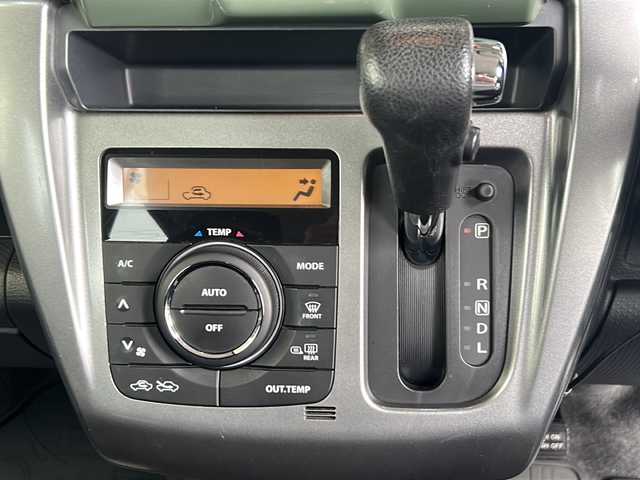 スズキ ハスラー Jスタイル 静岡県 2015(平27)年 6.9万km クールカーキパールメタリック/ホワイト2トーンルーフ ナビ機能/CD/DVD/Bluetooth/USB/HDMI/AUX/ipod/フルセグ/主要装備/・シートヒータ　/・ドライブレコーダー　/・スマートキー　/・ＥＴＣ　/・アイドリングストップ　/・ステアリングリモコン　/・オートライト　/・衝突軽減システム　/・フォグランプ　/・ヒーテッドドアミラー　/・プッシュスタート　/・純正マット/・純正アルミホイール/・横滑り防止装置