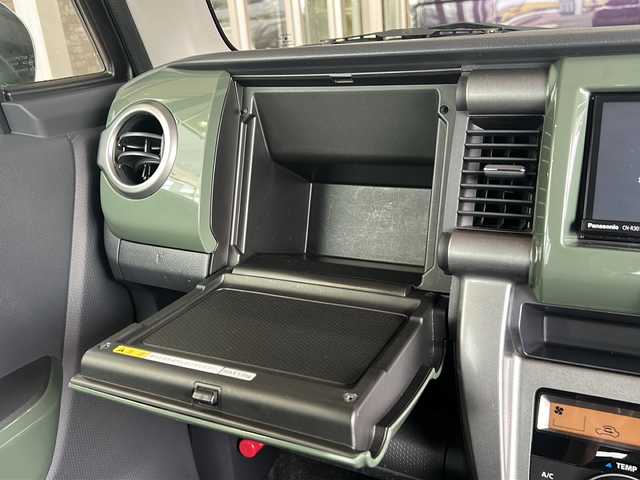 スズキ ハスラー Jスタイル 静岡県 2015(平27)年 6.9万km クールカーキパールメタリック/ホワイト2トーンルーフ ナビ機能/CD/DVD/Bluetooth/USB/HDMI/AUX/ipod/フルセグ/主要装備/・シートヒータ　/・ドライブレコーダー　/・スマートキー　/・ＥＴＣ　/・アイドリングストップ　/・ステアリングリモコン　/・オートライト　/・衝突軽減システム　/・フォグランプ　/・ヒーテッドドアミラー　/・プッシュスタート　/・純正マット/・純正アルミホイール/・横滑り防止装置