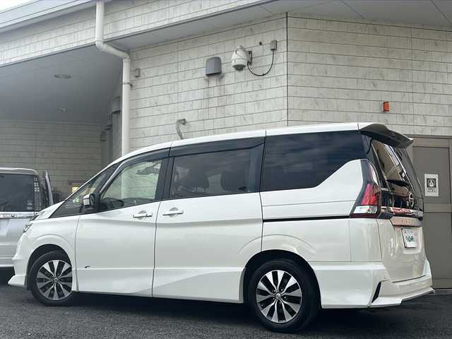 日産 セレナ ハイウェイスター 神奈川県 2017(平29)年 6.9万km ブリリアントホワイトパール ワンオーナー/純正ディーラーナビ/(CD/DVD/SD/AUX/USB/BT/フルセグTV)/全方位カメラ/両側パワースライドドア/エマージェンシーブレーキ/車線逸脱警告/横滑り防止装置/アイドリングストップ/クルーズコントロール/純正エアロ/ETC/前方ドライブレコーダー/オートライト/純正フロアマット/純正ドアバイザー/ISOFIX/スペアキー×1/保証書/取扱説明書