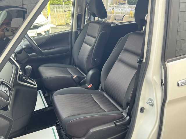 日産 セレナ ハイウェイスター 神奈川県 2017(平29)年 6.9万km ブリリアントホワイトパール ワンオーナー/純正ディーラーナビ/(CD/DVD/SD/AUX/USB/BT/フルセグTV)/全方位カメラ/両側パワースライドドア/エマージェンシーブレーキ/車線逸脱警告/横滑り防止装置/アイドリングストップ/クルーズコントロール/純正エアロ/ETC/前方ドライブレコーダー/オートライト/純正フロアマット/純正ドアバイザー/ISOFIX/スペアキー×1/保証書/取扱説明書