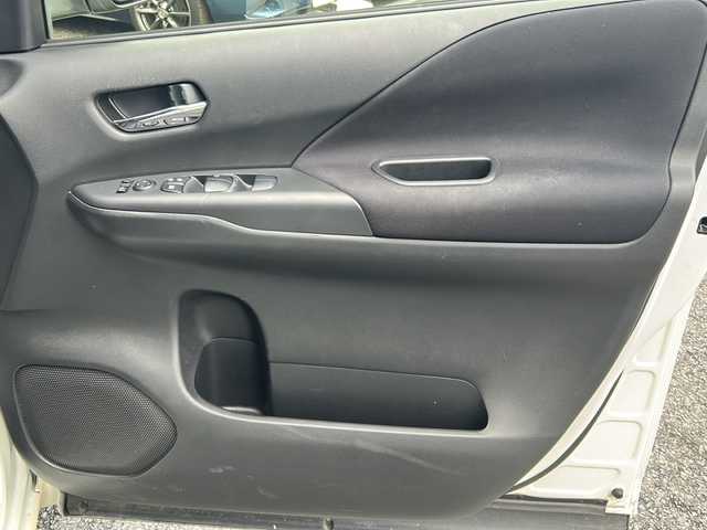 日産 セレナ ハイウェイスター 神奈川県 2017(平29)年 6.9万km ブリリアントホワイトパール ワンオーナー/純正ディーラーナビ/(CD/DVD/SD/AUX/USB/BT/フルセグTV)/全方位カメラ/両側パワースライドドア/エマージェンシーブレーキ/車線逸脱警告/横滑り防止装置/アイドリングストップ/クルーズコントロール/純正エアロ/ETC/前方ドライブレコーダー/オートライト/純正フロアマット/純正ドアバイザー/ISOFIX/スペアキー×1/保証書/取扱説明書