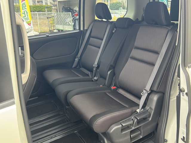 日産 セレナ ハイウェイスター 神奈川県 2017(平29)年 6.9万km ブリリアントホワイトパール ワンオーナー/純正ディーラーナビ/(CD/DVD/SD/AUX/USB/BT/フルセグTV)/全方位カメラ/両側パワースライドドア/エマージェンシーブレーキ/車線逸脱警告/横滑り防止装置/アイドリングストップ/クルーズコントロール/純正エアロ/ETC/前方ドライブレコーダー/オートライト/純正フロアマット/純正ドアバイザー/ISOFIX/スペアキー×1/保証書/取扱説明書