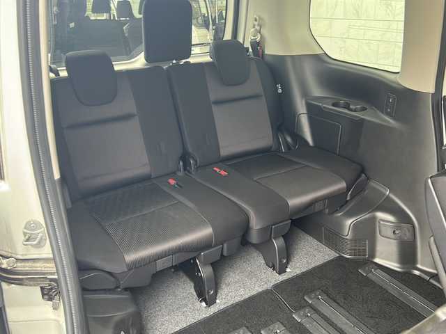 日産 セレナ ハイウェイスター 神奈川県 2017(平29)年 6.9万km ブリリアントホワイトパール ワンオーナー/純正ディーラーナビ/(CD/DVD/SD/AUX/USB/BT/フルセグTV)/全方位カメラ/両側パワースライドドア/エマージェンシーブレーキ/車線逸脱警告/横滑り防止装置/アイドリングストップ/クルーズコントロール/純正エアロ/ETC/前方ドライブレコーダー/オートライト/純正フロアマット/純正ドアバイザー/ISOFIX/スペアキー×1/保証書/取扱説明書