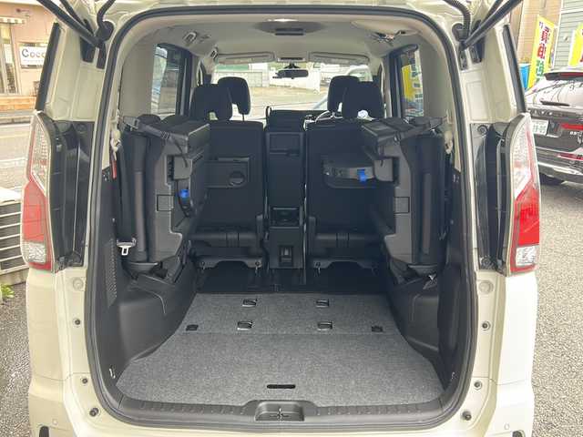 日産 セレナ ハイウェイスター 神奈川県 2017(平29)年 6.9万km ブリリアントホワイトパール ワンオーナー/純正ディーラーナビ/(CD/DVD/SD/AUX/USB/BT/フルセグTV)/全方位カメラ/両側パワースライドドア/エマージェンシーブレーキ/車線逸脱警告/横滑り防止装置/アイドリングストップ/クルーズコントロール/純正エアロ/ETC/前方ドライブレコーダー/オートライト/純正フロアマット/純正ドアバイザー/ISOFIX/スペアキー×1/保証書/取扱説明書