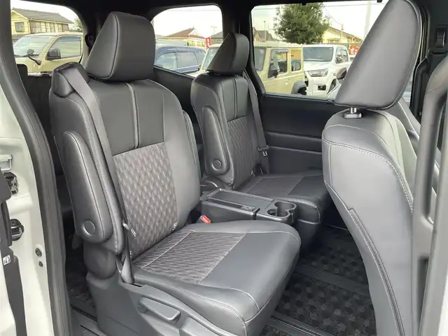 トヨタ ノア ハイブリッド S－Z 東京都 2025(令7)年 0.1千km ホワイトパールクリスタルシャイン 登録済未使用車　/１０．５型ディスプレィオーディオプラスナビ/・AppleCarPlay&AndroidAuto/・BluetoothAudio/HDMI/・CD/SD/DVD/FM/AM/両側パワースライドドア　/セーフティセンス /(衝突回避支援パッケージ)/・レーダクルーズコントロール /・レーンディパーチャーアラート /・オートマチックハイビーム/・ ロードサインアシスト/ブラック合皮ファブリックコンビシート/・快適温熱シート/フリーストップバックドア/ビルトインETC2.0/LEDヘッドライト/・オートハイビーム/純正フロアマット/保証書＆取説/Wエアバック＆ABS