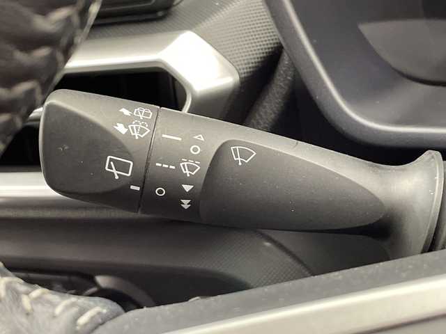 トヨタ ライズ Z 栃木県 2019(令1)年 6.9万km シャイニングホワイトパール ワンオーナー/純正SDナビ/（CD/フルセグTV/Bluetooth/SD）/バックカメラ/トヨタセーフティセンス/コーナーセンサー/ビルトインETC/前後ドライブレコーダー/前席シートヒーター/禁煙車/オートライト/LEDヘッドライト/横滑り防止装置/フォグランプ/スマートキー/プッシュスタート/アイドリングストップ/ステアリングスイッチ/革巻きステアリング/ウィンカーミラー/純正17インチアルミホイール/純正フロアマット