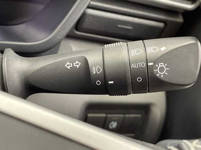 トヨタ ライズ Z 栃木県 2019(令1)年 6.9万km シャイニングホワイトパール ワンオーナー/純正SDナビ/（CD/フルセグTV/Bluetooth/SD）/バックカメラ/トヨタセーフティセンス/コーナーセンサー/ビルトインETC/前後ドライブレコーダー/前席シートヒーター/禁煙車/オートライト/LEDヘッドライト/横滑り防止装置/フォグランプ/スマートキー/プッシュスタート/アイドリングストップ/ステアリングスイッチ/革巻きステアリング/ウィンカーミラー/純正17インチアルミホイール/純正フロアマット