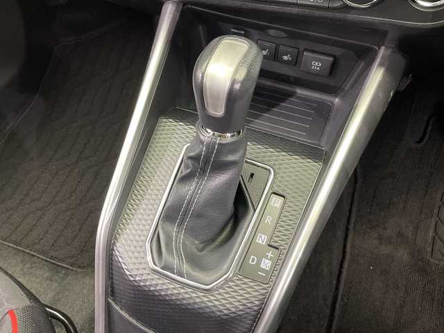 トヨタ ライズ Z 栃木県 2019(令1)年 6.9万km シャイニングホワイトパール ワンオーナー/純正SDナビ/（CD/フルセグTV/Bluetooth/SD）/バックカメラ/トヨタセーフティセンス/コーナーセンサー/ビルトインETC/前後ドライブレコーダー/前席シートヒーター/禁煙車/オートライト/LEDヘッドライト/横滑り防止装置/フォグランプ/スマートキー/プッシュスタート/アイドリングストップ/ステアリングスイッチ/革巻きステアリング/ウィンカーミラー/純正17インチアルミホイール/純正フロアマット