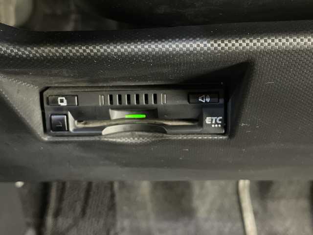 トヨタ ライズ Z 栃木県 2019(令1)年 6.9万km シャイニングホワイトパール ワンオーナー/純正SDナビ/（CD/フルセグTV/Bluetooth/SD）/バックカメラ/トヨタセーフティセンス/コーナーセンサー/ビルトインETC/前後ドライブレコーダー/前席シートヒーター/禁煙車/オートライト/LEDヘッドライト/横滑り防止装置/フォグランプ/スマートキー/プッシュスタート/アイドリングストップ/ステアリングスイッチ/革巻きステアリング/ウィンカーミラー/純正17インチアルミホイール/純正フロアマット