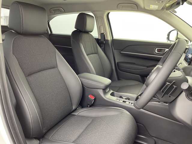 ホンダ ヴェゼル ハイブリッド e:HEV Z 大阪府 2025(令7)年 0.1千km プラチナホワイトパール HondaSENSING/・衝突軽減ブレーキ/・車線逸脱警報/・踏み間違い防止/・BSM/・レーダークルコン/Honda CONNECTディスプレーオーディオ/・ナビ機能/・Bluetooth/・フルセグTV/バックカメラ/ハーフレザーシート/前席シートヒーター/ステアリングヒーター/ETC2.0車載器/ワイヤレス充電器/パワーバックドア/パドルシフト