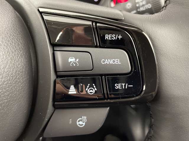 ホンダ ヴェゼル ハイブリッド e:HEV Z 大阪府 2025(令7)年 0.1千km プラチナホワイトパール HondaSENSING/・衝突軽減ブレーキ/・車線逸脱警報/・踏み間違い防止/・BSM/・レーダークルコン/Honda CONNECTディスプレーオーディオ/・ナビ機能/・Bluetooth/・フルセグTV/バックカメラ/ハーフレザーシート/前席シートヒーター/ステアリングヒーター/ETC2.0車載器/ワイヤレス充電器/パワーバックドア/パドルシフト