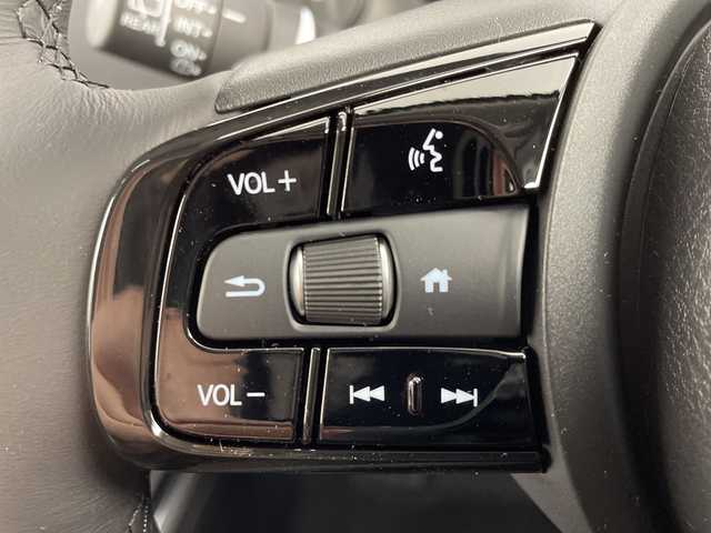 ホンダ ヴェゼル ハイブリッド e:HEV Z 大阪府 2025(令7)年 0.1千km プラチナホワイトパール HondaSENSING/・衝突軽減ブレーキ/・車線逸脱警報/・踏み間違い防止/・BSM/・レーダークルコン/Honda CONNECTディスプレーオーディオ/・ナビ機能/・Bluetooth/・フルセグTV/バックカメラ/ハーフレザーシート/前席シートヒーター/ステアリングヒーター/ETC2.0車載器/ワイヤレス充電器/パワーバックドア/パドルシフト