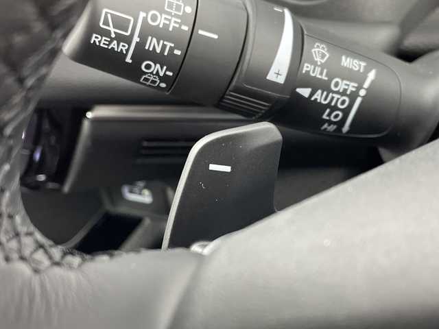 ホンダ ヴェゼル ハイブリッド e:HEV Z 大阪府 2025(令7)年 0.1千km プラチナホワイトパール HondaSENSING/・衝突軽減ブレーキ/・車線逸脱警報/・踏み間違い防止/・BSM/・レーダークルコン/Honda CONNECTディスプレーオーディオ/・ナビ機能/・Bluetooth/・フルセグTV/バックカメラ/ハーフレザーシート/前席シートヒーター/ステアリングヒーター/ETC2.0車載器/ワイヤレス充電器/パワーバックドア/パドルシフト