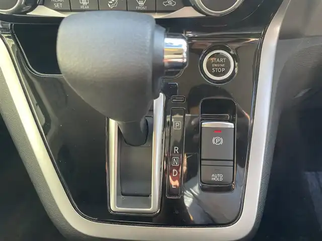 日産 セレナ ハイウェイスター Vセレクション 秋田県 2017(平29)年 11.4万km ダイヤモンドブラック (株)IDOMが運営する【じしゃロン秋田店】の自社ローン専用車両になりますこちらは現金またはオートローンご利用時の価格です。自社ローンご希望の方は別途その旨お申付け下さい/セーフティパックB/プロパイロット/インテリジェントパーキングアシスト（駐車支援システム）/インテリジェントアラウンドビューモニター（移動物検知機能付）/インテリジェントDA（ふらつき警報）/電動パーキングブレーキ/オートブレーキホールド/ヒーター付ドアミラー/ステアリングスイッチ/サイド・カーテンエアバッグ/インテリジェントエマージェンシーブレーキ/インテリジェントLI（車線逸脱防止支援システム）/LDW（車線逸脱警報）/インテリジェント BSI（後側方衝突防止支援システム）/RCTA（後退時車両検知警報）/踏み間違い衝突防止アシスト/標識検知機能/車両接近通報装置/フロント&バックソナー/純正SDナビ【CD/DVD/Blu-ray/SD/USB/Bluetooth/MUSIC STOCKER/iPod/WALKMAN】/フリップダウンモニター/バックカメラ/フルセグTV/ETC/両側パワースライドドア/前方ドライブレコーダー/LEDヘッドライト/