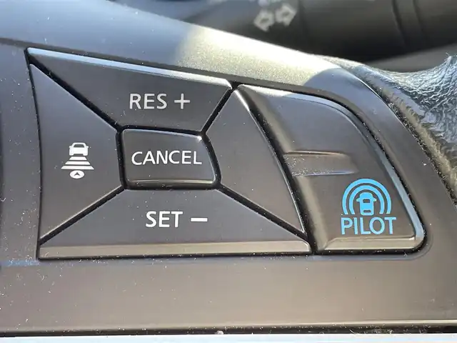 日産 セレナ ハイウェイスター Vセレクション 秋田県 2017(平29)年 11.4万km ダイヤモンドブラック (株)IDOMが運営する【じしゃロン秋田店】の自社ローン専用車両になりますこちらは現金またはオートローンご利用時の価格です。自社ローンご希望の方は別途その旨お申付け下さい/セーフティパックB/プロパイロット/インテリジェントパーキングアシスト（駐車支援システム）/インテリジェントアラウンドビューモニター（移動物検知機能付）/インテリジェントDA（ふらつき警報）/電動パーキングブレーキ/オートブレーキホールド/ヒーター付ドアミラー/ステアリングスイッチ/サイド・カーテンエアバッグ/インテリジェントエマージェンシーブレーキ/インテリジェントLI（車線逸脱防止支援システム）/LDW（車線逸脱警報）/インテリジェント BSI（後側方衝突防止支援システム）/RCTA（後退時車両検知警報）/踏み間違い衝突防止アシスト/標識検知機能/車両接近通報装置/フロント&バックソナー/純正SDナビ【CD/DVD/Blu-ray/SD/USB/Bluetooth/MUSIC STOCKER/iPod/WALKMAN】/フリップダウンモニター/バックカメラ/フルセグTV/ETC/両側パワースライドドア/前方ドライブレコーダー/LEDヘッドライト/