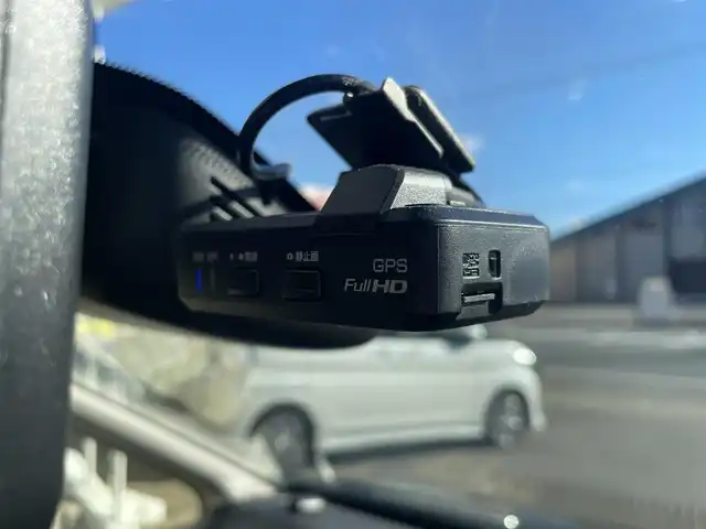 日産 セレナ ハイウェイスター Vセレクション 秋田県 2017(平29)年 11.4万km ダイヤモンドブラック (株)IDOMが運営する【じしゃロン秋田店】の自社ローン専用車両になりますこちらは現金またはオートローンご利用時の価格です。自社ローンご希望の方は別途その旨お申付け下さい/セーフティパックB/プロパイロット/インテリジェントパーキングアシスト（駐車支援システム）/インテリジェントアラウンドビューモニター（移動物検知機能付）/インテリジェントDA（ふらつき警報）/電動パーキングブレーキ/オートブレーキホールド/ヒーター付ドアミラー/ステアリングスイッチ/サイド・カーテンエアバッグ/インテリジェントエマージェンシーブレーキ/インテリジェントLI（車線逸脱防止支援システム）/LDW（車線逸脱警報）/インテリジェント BSI（後側方衝突防止支援システム）/RCTA（後退時車両検知警報）/踏み間違い衝突防止アシスト/標識検知機能/車両接近通報装置/フロント&バックソナー/純正SDナビ【CD/DVD/Blu-ray/SD/USB/Bluetooth/MUSIC STOCKER/iPod/WALKMAN】/フリップダウンモニター/バックカメラ/フルセグTV/ETC/両側パワースライドドア/前方ドライブレコーダー/LEDヘッドライト/