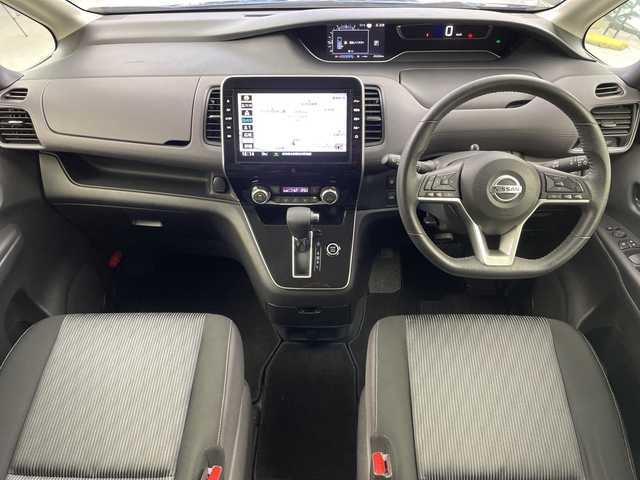 日産 セレナ ハイウェイスター 岐阜県 2021(令3)年 4.6万km ダイヤモンドブラック 純正10インチSDナビ/(AM/FM/CD/DVD/フルセグTV/Bluetooth)/バックカメラ/衝突軽減ブレーキ/レーンキープアシスト/ブラインドスポットモニター/クリアランスソナー/クロストラフィックアラート/クルーズコントロール/ハンズフリースライドドア/ステアリングスイッチ/純正ドライブレコーダー/ビルトインETC/スマートキー/革巻きステアリング/純正フロアマット/純正サイドバイザー/純正アルミホイール