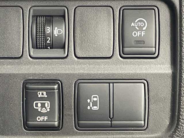 日産 セレナ ハイウェイスター 岐阜県 2021(令3)年 4.6万km ダイヤモンドブラック 純正10インチSDナビ/(AM/FM/CD/DVD/フルセグTV/Bluetooth)/バックカメラ/衝突軽減ブレーキ/レーンキープアシスト/ブラインドスポットモニター/クリアランスソナー/クロストラフィックアラート/クルーズコントロール/ハンズフリースライドドア/ステアリングスイッチ/純正ドライブレコーダー/ビルトインETC/スマートキー/革巻きステアリング/純正フロアマット/純正サイドバイザー/純正アルミホイール