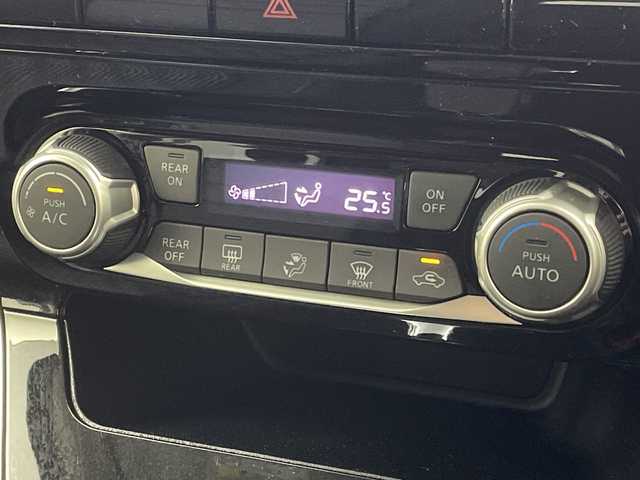 日産 セレナ ハイウェイスター 岐阜県 2021(令3)年 4.6万km ダイヤモンドブラック 純正10インチSDナビ/(AM/FM/CD/DVD/フルセグTV/Bluetooth)/バックカメラ/衝突軽減ブレーキ/レーンキープアシスト/ブラインドスポットモニター/クリアランスソナー/クロストラフィックアラート/クルーズコントロール/ハンズフリースライドドア/ステアリングスイッチ/純正ドライブレコーダー/ビルトインETC/スマートキー/革巻きステアリング/純正フロアマット/純正サイドバイザー/純正アルミホイール