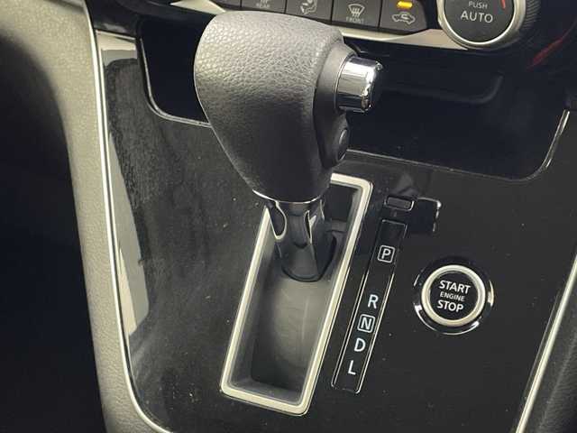 日産 セレナ ハイウェイスター 岐阜県 2021(令3)年 4.6万km ダイヤモンドブラック 純正10インチSDナビ/(AM/FM/CD/DVD/フルセグTV/Bluetooth)/バックカメラ/衝突軽減ブレーキ/レーンキープアシスト/ブラインドスポットモニター/クリアランスソナー/クロストラフィックアラート/クルーズコントロール/ハンズフリースライドドア/ステアリングスイッチ/純正ドライブレコーダー/ビルトインETC/スマートキー/革巻きステアリング/純正フロアマット/純正サイドバイザー/純正アルミホイール