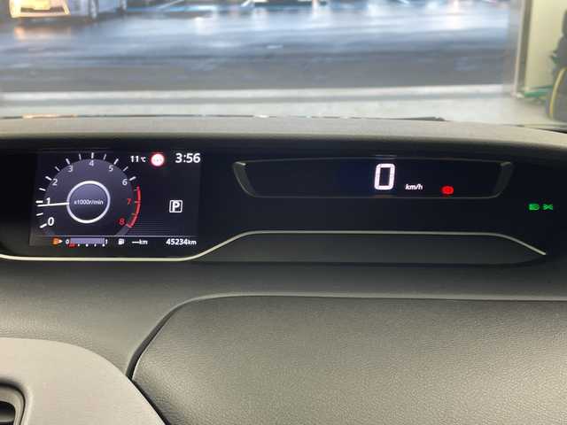 日産 セレナ ハイウェイスター 岐阜県 2021(令3)年 4.6万km ダイヤモンドブラック 純正10インチSDナビ/(AM/FM/CD/DVD/フルセグTV/Bluetooth)/バックカメラ/衝突軽減ブレーキ/レーンキープアシスト/ブラインドスポットモニター/クリアランスソナー/クロストラフィックアラート/クルーズコントロール/ハンズフリースライドドア/ステアリングスイッチ/純正ドライブレコーダー/ビルトインETC/スマートキー/革巻きステアリング/純正フロアマット/純正サイドバイザー/純正アルミホイール