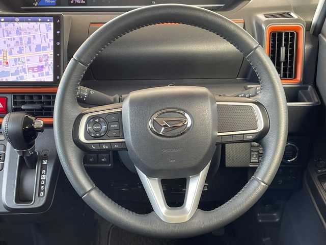 ダイハツ タント ファンクロスターボ 岐阜県 2023(令5)年 2.8万km ブラックマイカメタリック/シャイニングホワイトパール /ワンオーナー//純正10インチナビ/(フルセグTV/Bluetooth/CD/DVD)//ブラインドスポットモニター//パノラミックビューモニター//助手席アシストグリップ//両側パワースライドドア//前席シートヒーター//スマートアシスト/(衝突警報機能)/(車線逸脱警報機能)/(ふらつき警報)/(レーンキープコントロール)//ドライブレコーダー//ビルトインＥＴＣ//純正15インチAW//純正フロアマット//純正ドアバイザー//スペアキー