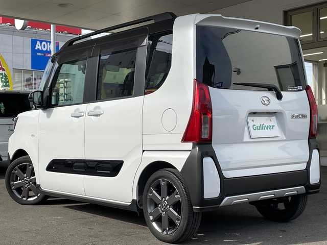 ダイハツ タント ファンクロスターボ 岐阜県 2023(令5)年 2.8万km ブラックマイカメタリック/シャイニングホワイトパール /ワンオーナー//純正10インチナビ/(フルセグTV/Bluetooth/CD/DVD)//ブラインドスポットモニター//パノラミックビューモニター//助手席アシストグリップ//両側パワースライドドア//前席シートヒーター//スマートアシスト/(衝突警報機能)/(車線逸脱警報機能)/(ふらつき警報)/(レーンキープコントロール)//ドライブレコーダー//ビルトインＥＴＣ//純正15インチAW//純正フロアマット//純正ドアバイザー//スペアキー