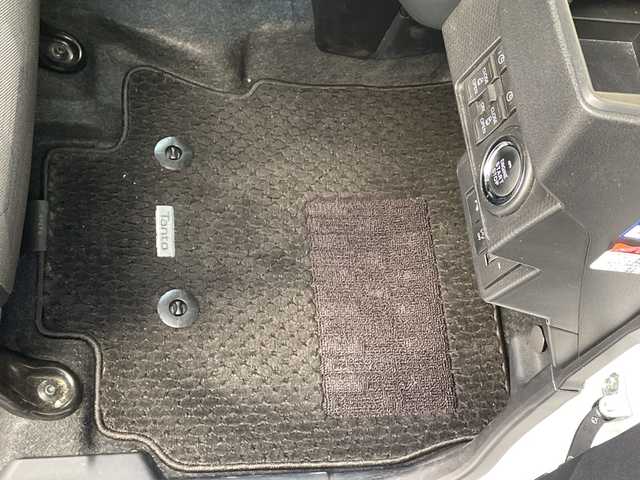 ダイハツ タント ファンクロスターボ 岐阜県 2023(令5)年 2.8万km ブラックマイカメタリック/シャイニングホワイトパール /ワンオーナー//純正10インチナビ/(フルセグTV/Bluetooth/CD/DVD)//ブラインドスポットモニター//パノラミックビューモニター//助手席アシストグリップ//両側パワースライドドア//前席シートヒーター//スマートアシスト/(衝突警報機能)/(車線逸脱警報機能)/(ふらつき警報)/(レーンキープコントロール)//ドライブレコーダー//ビルトインＥＴＣ//純正15インチAW//純正フロアマット//純正ドアバイザー//スペアキー