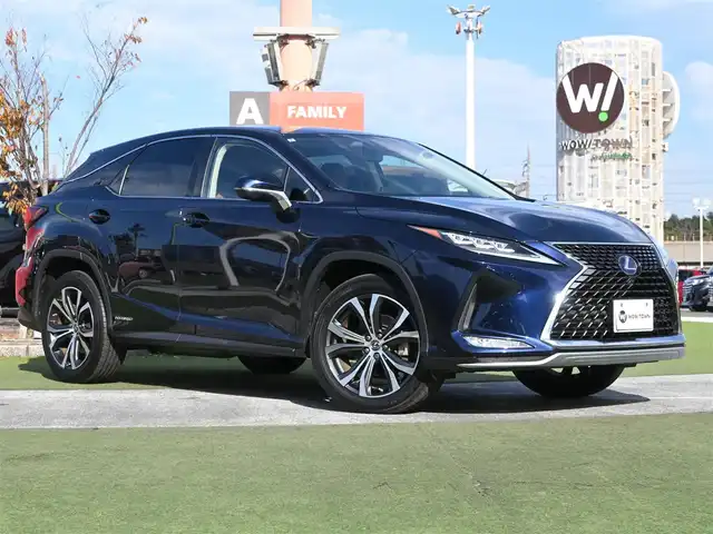 レクサス ＲＸ 450h バージョンL 千葉県 2020(令2)年 4.6万km ディープブルーマイカ Lexus Safety System+/・プリクラッシュセーフティ/・レーンディパーチャーアラート/・オートハイビーム/・レーダークルーズコントロール/・ブラインドスポットモニター/パワーバックドア/ブラウンレザーシート/前席パワーシート/エアシート/シートヒーター/リア電動リクライニングシート/ヘッドアップディスプレイ/純正SDナビ/地デジTV/【DVD/CD再生機能　Bluetooth接続】/パノラミックビューモニター/ドライブレコーダー/革巻きステアリング/ステアリングスイッチ/ステアリングヒーター/ETC（2.0）/LEDヘッドライト/フォグライト/ウインカーミラー/クリアランスソナー/純正20インチアルミホイル/サイド/カーテンエアバッグ/スマートキー