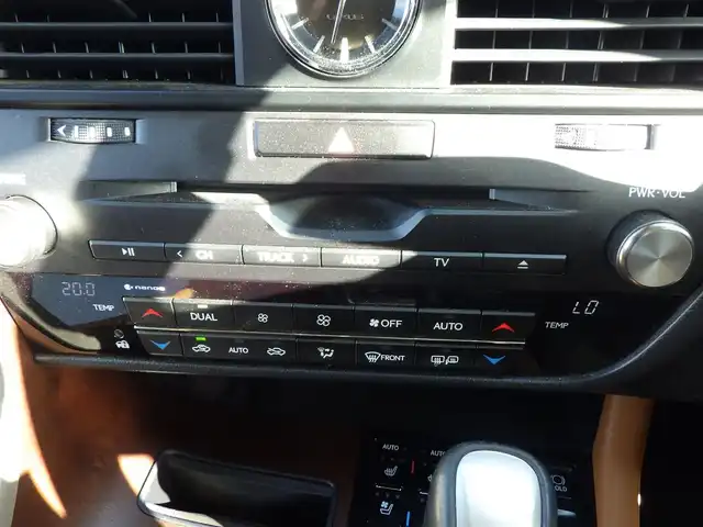 レクサス ＲＸ 450h バージョンL 千葉県 2020(令2)年 4.6万km ディープブルーマイカ Lexus Safety System+/・プリクラッシュセーフティ/・レーンディパーチャーアラート/・オートハイビーム/・レーダークルーズコントロール/・ブラインドスポットモニター/パワーバックドア/ブラウンレザーシート/前席パワーシート/エアシート/シートヒーター/リア電動リクライニングシート/ヘッドアップディスプレイ/純正SDナビ/地デジTV/【DVD/CD再生機能　Bluetooth接続】/パノラミックビューモニター/ドライブレコーダー/革巻きステアリング/ステアリングスイッチ/ステアリングヒーター/ETC（2.0）/LEDヘッドライト/フォグライト/ウインカーミラー/クリアランスソナー/純正20インチアルミホイル/サイド/カーテンエアバッグ/スマートキー