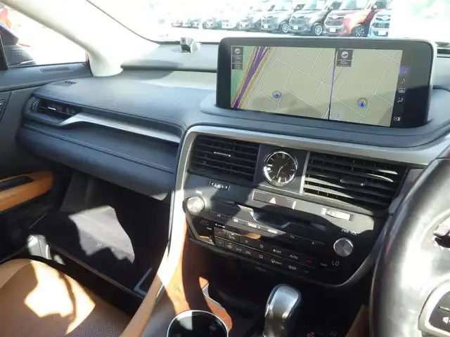 レクサス ＲＸ 450h バージョンL 千葉県 2020(令2)年 4.6万km ディープブルーマイカ Lexus Safety System+/・プリクラッシュセーフティ/・レーンディパーチャーアラート/・オートハイビーム/・レーダークルーズコントロール/・ブラインドスポットモニター/パワーバックドア/ブラウンレザーシート/前席パワーシート/エアシート/シートヒーター/リア電動リクライニングシート/ヘッドアップディスプレイ/純正SDナビ/地デジTV/【DVD/CD再生機能　Bluetooth接続】/パノラミックビューモニター/ドライブレコーダー/革巻きステアリング/ステアリングスイッチ/ステアリングヒーター/ETC（2.0）/LEDヘッドライト/フォグライト/ウインカーミラー/クリアランスソナー/純正20インチアルミホイル/サイド/カーテンエアバッグ/スマートキー