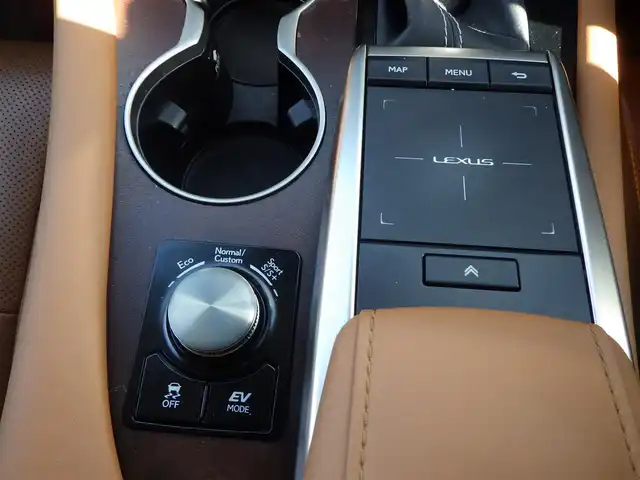 レクサス ＲＸ 450h バージョンL 千葉県 2020(令2)年 4.6万km ディープブルーマイカ Lexus Safety System+/・プリクラッシュセーフティ/・レーンディパーチャーアラート/・オートハイビーム/・レーダークルーズコントロール/・ブラインドスポットモニター/パワーバックドア/ブラウンレザーシート/前席パワーシート/エアシート/シートヒーター/リア電動リクライニングシート/ヘッドアップディスプレイ/純正SDナビ/地デジTV/【DVD/CD再生機能　Bluetooth接続】/パノラミックビューモニター/ドライブレコーダー/革巻きステアリング/ステアリングスイッチ/ステアリングヒーター/ETC（2.0）/LEDヘッドライト/フォグライト/ウインカーミラー/クリアランスソナー/純正20インチアルミホイル/サイド/カーテンエアバッグ/スマートキー