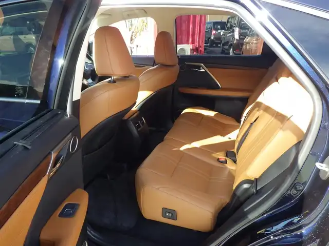 レクサス ＲＸ 450h バージョンL 千葉県 2020(令2)年 4.6万km ディープブルーマイカ Lexus Safety System+/・プリクラッシュセーフティ/・レーンディパーチャーアラート/・オートハイビーム/・レーダークルーズコントロール/・ブラインドスポットモニター/パワーバックドア/ブラウンレザーシート/前席パワーシート/エアシート/シートヒーター/リア電動リクライニングシート/ヘッドアップディスプレイ/純正SDナビ/地デジTV/【DVD/CD再生機能　Bluetooth接続】/パノラミックビューモニター/ドライブレコーダー/革巻きステアリング/ステアリングスイッチ/ステアリングヒーター/ETC（2.0）/LEDヘッドライト/フォグライト/ウインカーミラー/クリアランスソナー/純正20インチアルミホイル/サイド/カーテンエアバッグ/スマートキー