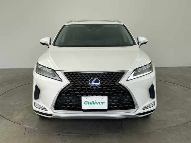 レクサス ＲＸ 450hL 兵庫県 2021(令3)年 5.5万km ソニッククォーツ ・サンルーフ/・電動リアゲート/・レーダークルーズコントロール/・TPMS/・先行者発進告知/・ITS　Connect/・レーンディパーチャーアラート/・前後コーナーセンサー/・ドライブモード（ECO・EV）/・ビルトインETC/・MTモード付AT/・フルセグTV/・CD・BT・AM・FM・MiraCast/・バックカメラ/・オートホールド/・シートヒーター（前席・後席）/・エアシート（前席）/・メモリー機能付きパワーシート/・電動格納サードシート/・シートエアバック/・電子パーキングブレーキ/・AC１００V/・LEDヘッドライト/・オートライト/・アダプティブハイビーム/・置くだけ充電/・スマートキー/・プッシュスタート/・スペアキー2本（カードキーあり）/・純正２２インチホイール/・電動格納ミラー/・純正フロアマット/・取扱説明書/・保証書