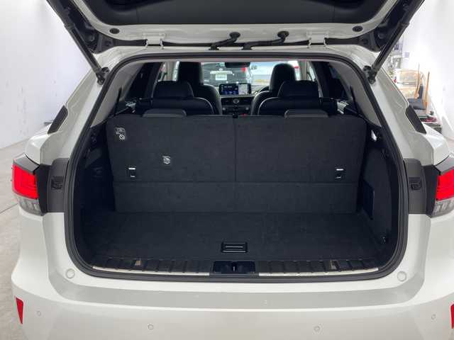 レクサス ＲＸ 450hL 兵庫県 2021(令3)年 5.5万km ソニッククォーツ ・サンルーフ/・電動リアゲート/・レーダークルーズコントロール/・TPMS/・先行者発進告知/・ITS　Connect/・レーンディパーチャーアラート/・前後コーナーセンサー/・ドライブモード（ECO・EV）/・ビルトインETC/・MTモード付AT/・フルセグTV/・CD・BT・AM・FM・MiraCast/・バックカメラ/・オートホールド/・シートヒーター（前席・後席）/・エアシート（前席）/・メモリー機能付きパワーシート/・電動格納サードシート/・シートエアバック/・電子パーキングブレーキ/・AC１００V/・LEDヘッドライト/・オートライト/・アダプティブハイビーム/・置くだけ充電/・スマートキー/・プッシュスタート/・スペアキー2本（カードキーあり）/・純正２２インチホイール/・電動格納ミラー/・純正フロアマット/・取扱説明書/・保証書