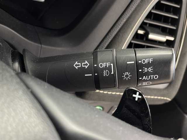 ホンダ ヴェゼル ハイブリッド RS ホンダセンシング 鹿児島県 2016(平28)年 2.2万km モルフォブルーP ホンダセンシング/・衝突軽減ブレーキ/・誤発進抑制機能/・クルーズコントロール/・車線維持支援システム/純正メモリナビ/CD/DVD/BT/フルセグTV/バックカメラ/LEDオートライト/フォグランプ/合皮ハーフレザーシート/シートヒーター/純正18インチアルミホイール/パドルシフト/アイドリングストップ/スマートキー/前後ドライブレコーダー/ビルトインETC