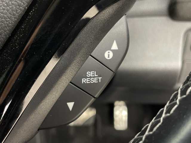 ホンダ ヴェゼル ハイブリッド RS ホンダセンシング 鹿児島県 2016(平28)年 2.2万km モルフォブルーP ホンダセンシング/・衝突軽減ブレーキ/・誤発進抑制機能/・クルーズコントロール/・車線維持支援システム/純正メモリナビ/CD/DVD/BT/フルセグTV/バックカメラ/LEDオートライト/フォグランプ/合皮ハーフレザーシート/シートヒーター/純正18インチアルミホイール/パドルシフト/アイドリングストップ/スマートキー/前後ドライブレコーダー/ビルトインETC