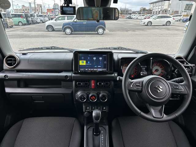 スズキ ジムニー シエラ JC 富山県 2021(令3)年 5.4万km ピュアホワイトP 禁煙車/４ＷＤ/ディーラーオプションナビ/型式：AVIC-RLS901II/【フルセグTV/Bluetooth/CD/DVD/SD/AUX】/コムテックドイブレコーダー前後/プッシュスタート/スマートキー/クルーズコントロール/前席シートヒーター/ビルトインＥＴＣ/純正フロアマット/純正アルミホイール/フロントアンダーガーニッシュ/サイドアンダーガーニッシュ/電動格納ミラー/LEDヘッドライト