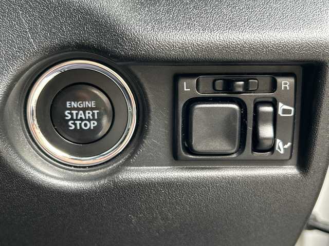 スズキ ジムニー シエラ JC 富山県 2021(令3)年 5.4万km ピュアホワイトP 禁煙車/４ＷＤ/ディーラーオプションナビ/型式：AVIC-RLS901II/【フルセグTV/Bluetooth/CD/DVD/SD/AUX】/コムテックドイブレコーダー前後/プッシュスタート/スマートキー/クルーズコントロール/前席シートヒーター/ビルトインＥＴＣ/純正フロアマット/純正アルミホイール/フロントアンダーガーニッシュ/サイドアンダーガーニッシュ/電動格納ミラー/LEDヘッドライト