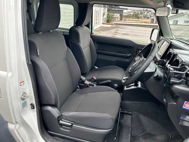 スズキ ジムニー シエラ JC 富山県 2021(令3)年 5.4万km ピュアホワイトP 禁煙車/４ＷＤ/ディーラーオプションナビ/型式：AVIC-RLS901II/【フルセグTV/Bluetooth/CD/DVD/SD/AUX】/コムテックドイブレコーダー前後/プッシュスタート/スマートキー/クルーズコントロール/前席シートヒーター/ビルトインＥＴＣ/純正フロアマット/純正アルミホイール/フロントアンダーガーニッシュ/サイドアンダーガーニッシュ/電動格納ミラー/LEDヘッドライト