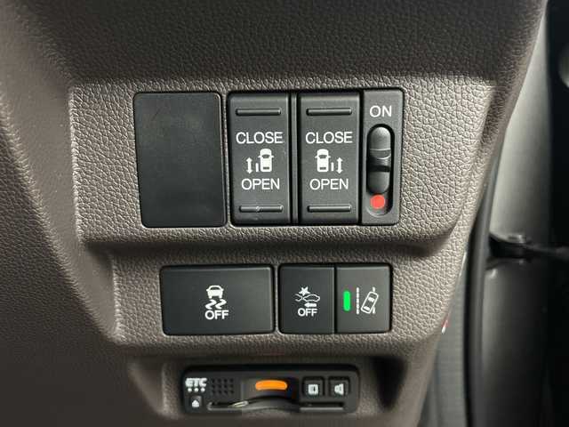 ホンダ フリード ハイブリット G ホンダセンシング 鹿児島県 2020(令2)年 6.6万km スーパープラチナグレーメタリック ホンダセンシング　/純正ナビ　/（Ｂｌｕｅｔｏｏｔｈ/CD)　/アダプティブクルーズコントロール　/両側パワースライドドア　/ドライブレコーダー　/バックカメラ　/ＥＴＣ　/ＬＥＤヘッドライト　/オートライト　/ステアリングリモコン/プッシュスタートボタン/スマートキー