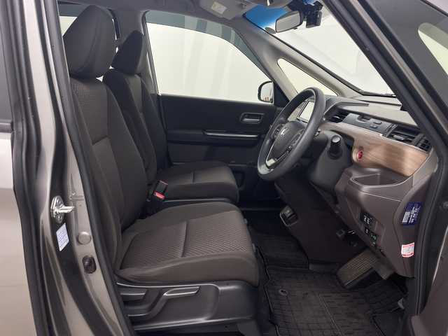 ホンダ フリード ハイブリット G ホンダセンシング 鹿児島県 2020(令2)年 6.6万km スーパープラチナグレーメタリック ホンダセンシング　/純正ナビ　/（Ｂｌｕｅｔｏｏｔｈ/CD)　/アダプティブクルーズコントロール　/両側パワースライドドア　/ドライブレコーダー　/バックカメラ　/ＥＴＣ　/ＬＥＤヘッドライト　/オートライト　/ステアリングリモコン/プッシュスタートボタン/スマートキー