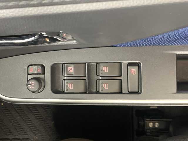 トヨタ タンク カスタムG S 愛知県 2018(平30)年 1.1万km ファインブルーマイカメタリック/シルバー2トーン 禁煙車/８インチナビ（AVIC-RL801）/(フルセグ/Bluetooth/AM/FM)/バックカメラ/衝突軽減ブレーキ/ETＣ/ドライブレコーダー/両側パワースライドドア/アイドリングストップ/クルーズコントロール/スマートキー/プッシュスタート/純正アルミホイール/純正フロアマット