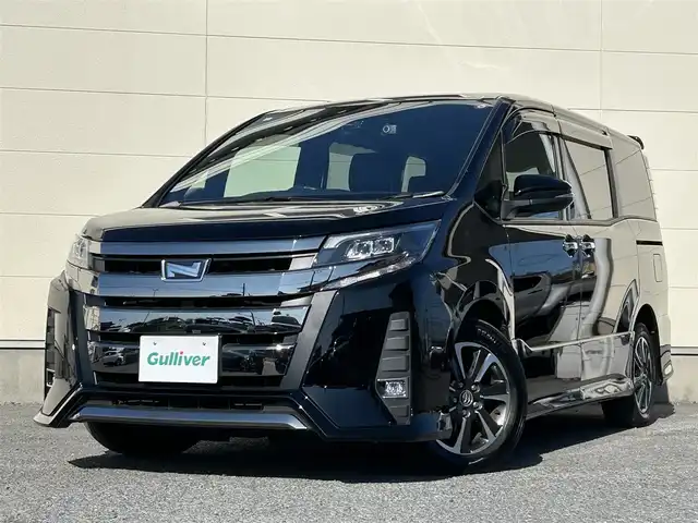 トヨタ ノア Si ダブルバイビー 茨城県 2019(平31)年 4.7万km ブラック 革巻きステアリング/ステアリングスイッチ/クルーズコントロール/ドライブレコーダー/９インチアルパインナビ/WAC/トヨタセーフティセンス/プッシュスタート/両側パワースライドドア/LEDヘッドライト/ビルトインETC/フロアマット/フォグランプ