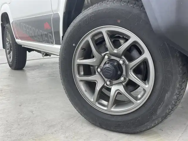 スズキ ジムニー XC 福岡県 2018(平30)年 2.7万km ピュアホワイトP 社外ナビ（ＢＴ，フルセグＴＶ）　/バックカメラ　/ビルトインＥＴＣ　/３６０°ドラレコ　/クルーズコントロール　/衝突軽減ブレーキ　/レーンキープ　/ヒルディセントコントロール　/シートヒーター　/純正１６インチＡＷ