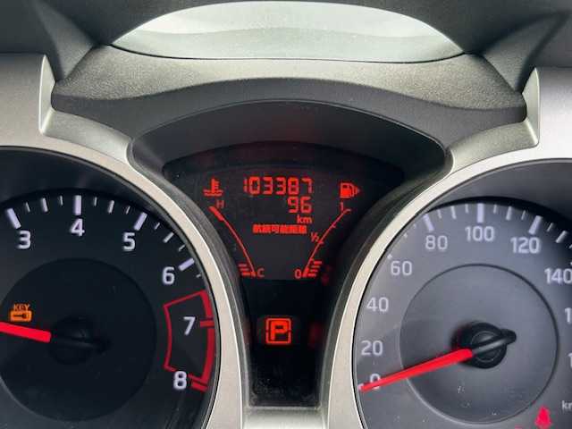 日産 ジューク 15RS タイプV 茨城県 2012(平24)年 10.4万km ホワイトパール 純正ナビ/バックカメラ/ETC/スマートキー/スペアキー/プッシュスタートボタン/フォグランプ/ライトレベライザー/ドアバイザー/社外フロアマット