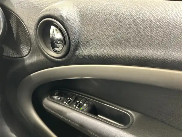 ＭＩＮＩ ミニ クロスオーバー クーパー D 福岡県 2016(平28)年 4.5万km 黒 ＧＯＲＩＬＬＡポータブルナビ　/ＡＵＸ　/純正１６インチＡＷ　/ＥＴＣ　/キーレスキー
