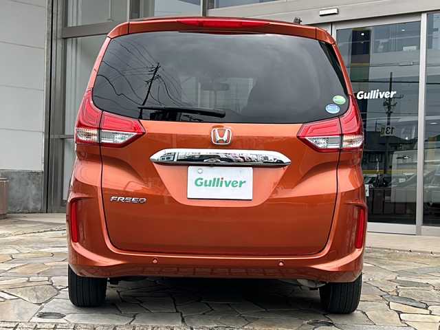 ホンダ フリード G ホンダセンシング 静岡県 2020(令2)年 2.7万km プレミアムクリスタルオレンジM 純正ナビ/・バックモニター/・Bluetooth/・フルセグTV/・CD/DVD/・USB/主要装備/・プッシュスタート/・ETC車載器/・両側パワースライドドア/・前席シートヒーター/・LEDヘッドライト/・純正AW/・オートライト/・純正フロアマット/・アイドリングストップ/・スペアキー/・後席サンシェード/ホンダセンシング/・衝突軽減ブレーキ/・車線維持支援システム/・アダプティブクルーズコントロール/・後方誤発進抑制機能/・誤発進抑制機能/・歩行者事故低減ステアリング/・路外逸脱抑制機能/・先行車発進お知らせ機能/・標識認識機能